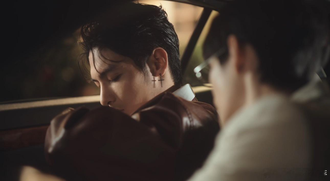 一句一家人胜过万千华丽说辞，希朝把粉丝想要的体面与名分，轻轻妥妥给到手里，从不吝