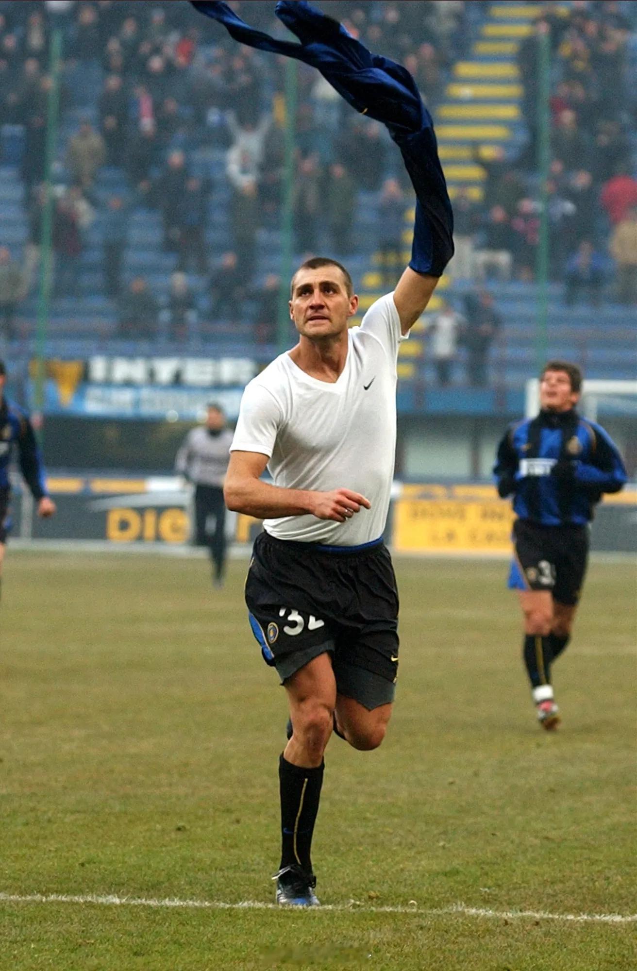 维耶里（Christian Vieri，73.07.12）：离开拉齐奥我其实特别