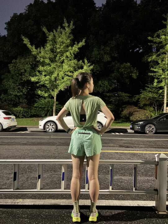 夜跑10k｜都说暴雨后西湖美，雨中赏雨也很美