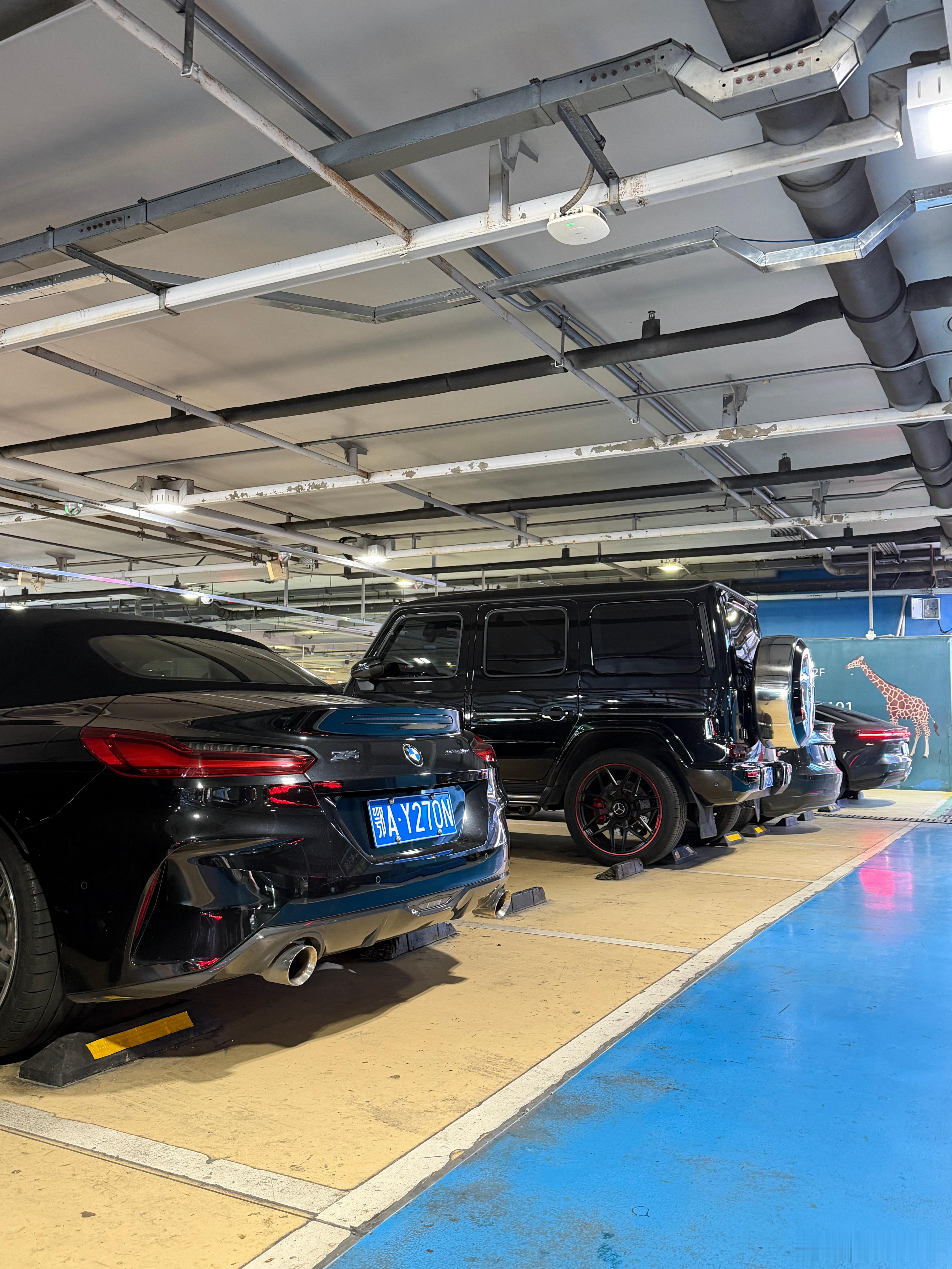 也算是薅上宝马羊毛了省了三天虹桥机场的停车费宝马车主可以享受每年两次的机场免费泊