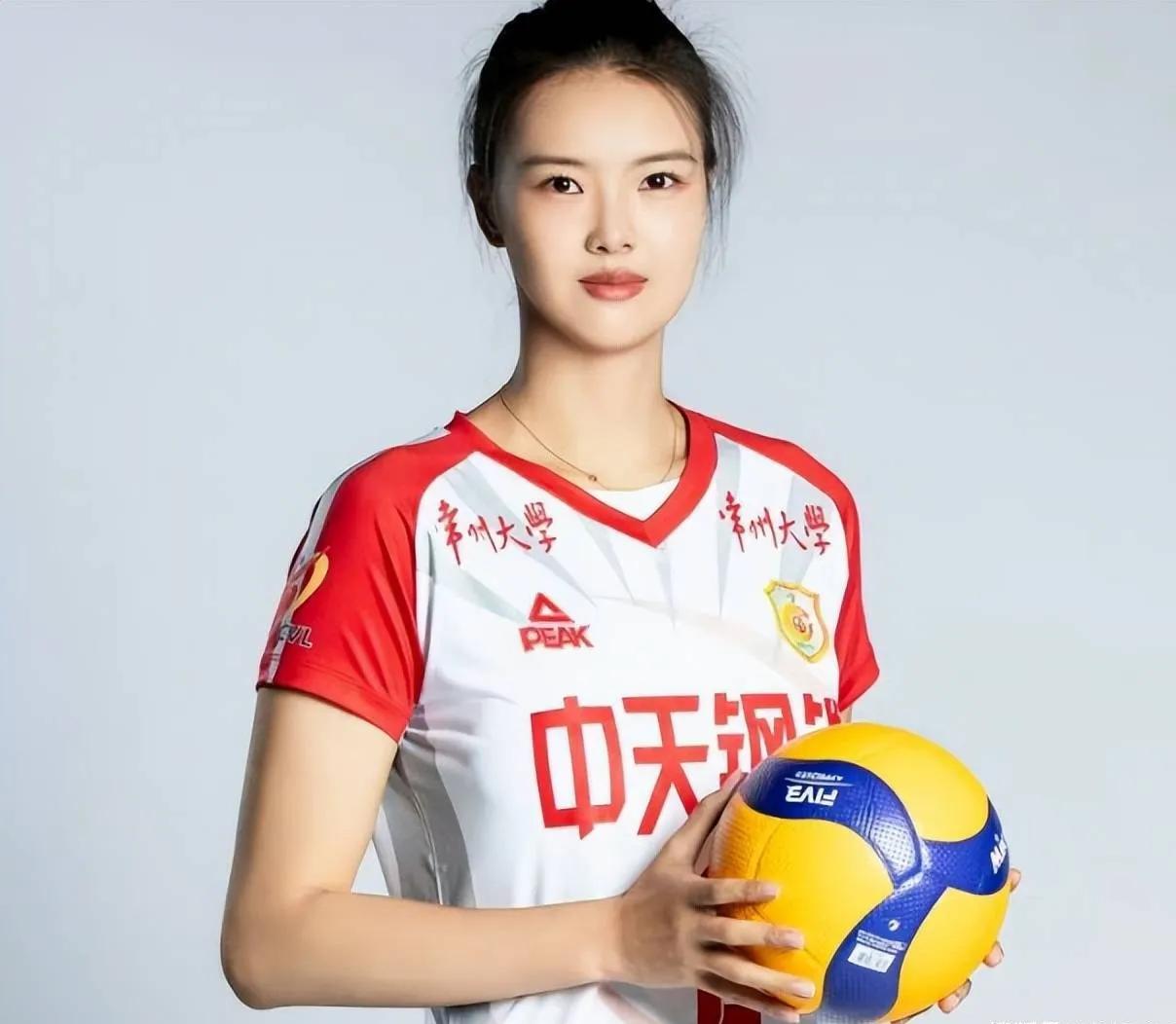#2024年中国女排集训名单#名单已出，接下来中国女排成功与否就寄托在一人身上！