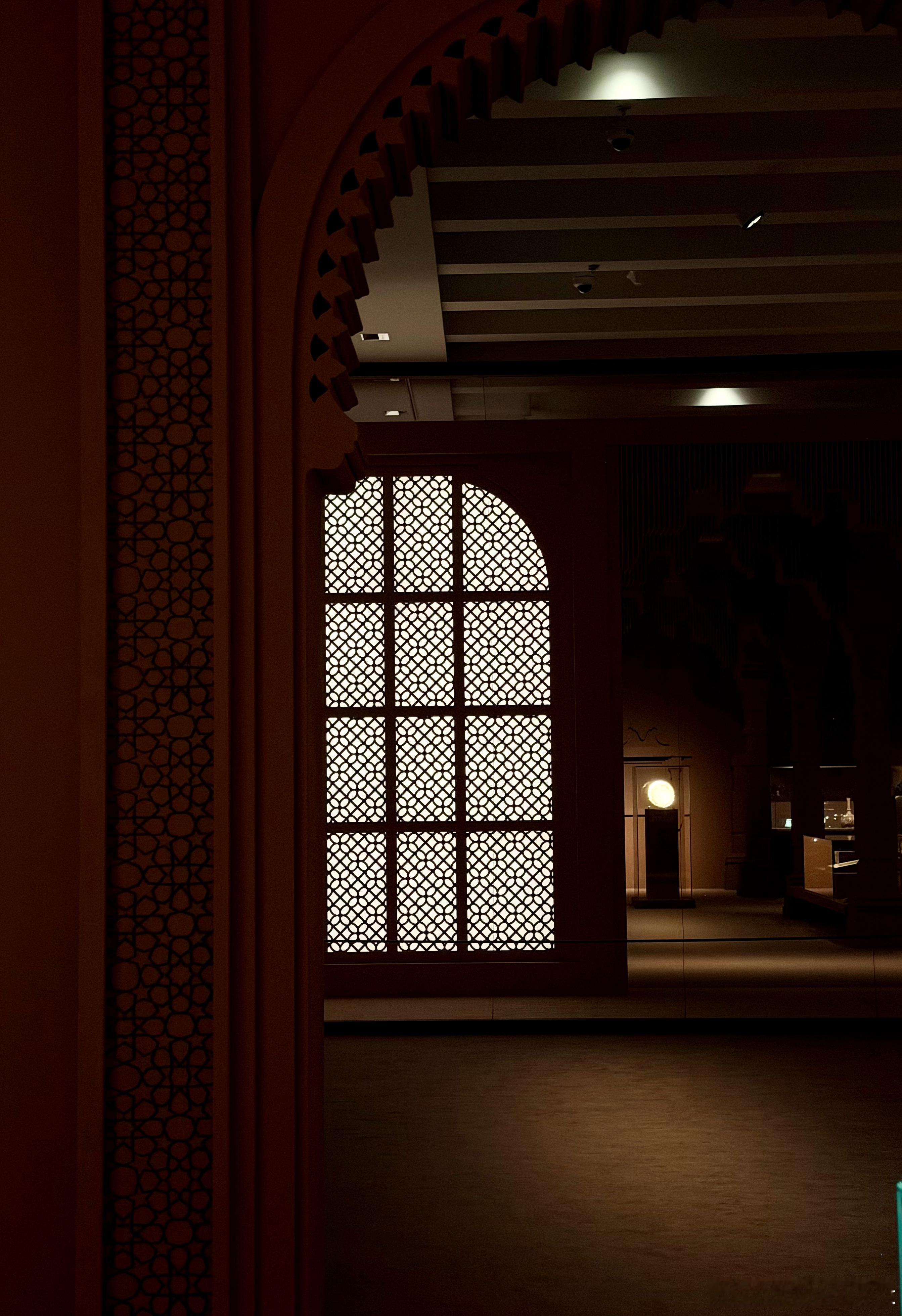 在浦东美术馆体验了一下“豆包带你逛浦东美术馆”活动，非常牛逼。操作起来很简单，就