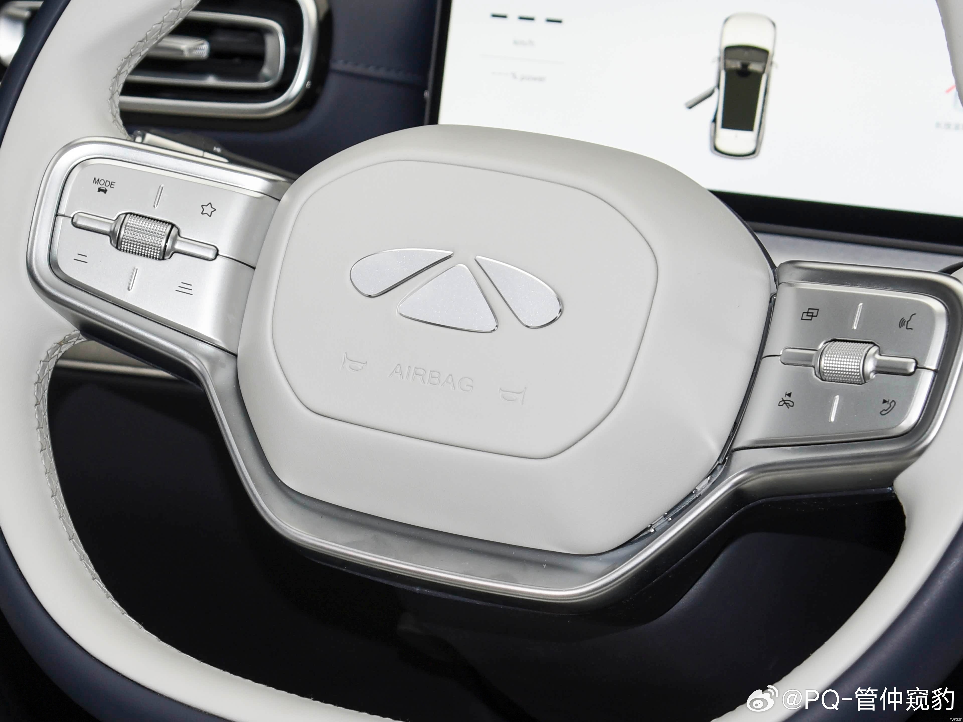 理工男开始靠脸吃饭了风云T9L内饰好看看完风云T9L的细节图我只能说，奇瑞需要P