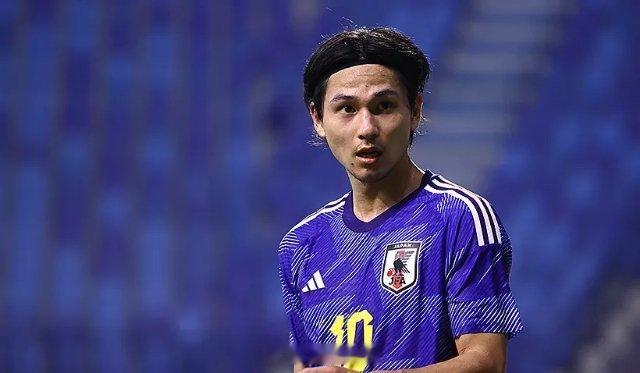 5月16日讯 据日本媒体报道，受伤病影响落选世界杯名单的南野拓实，将以支援角色“