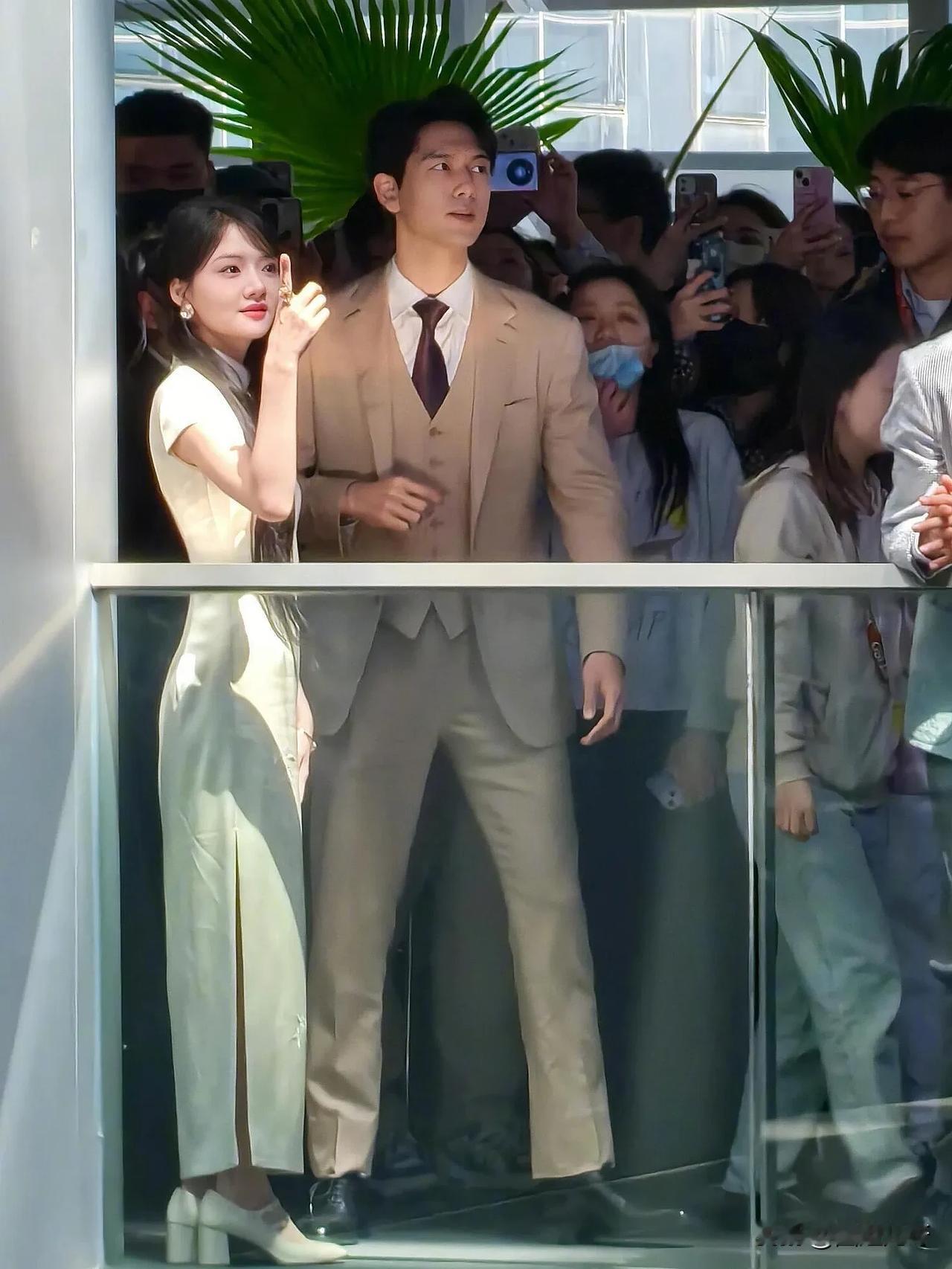 这样看，任敏不是挺漂亮的嘛？想不通，为什么每次到了剧里，颜值就直线下降，完全是两