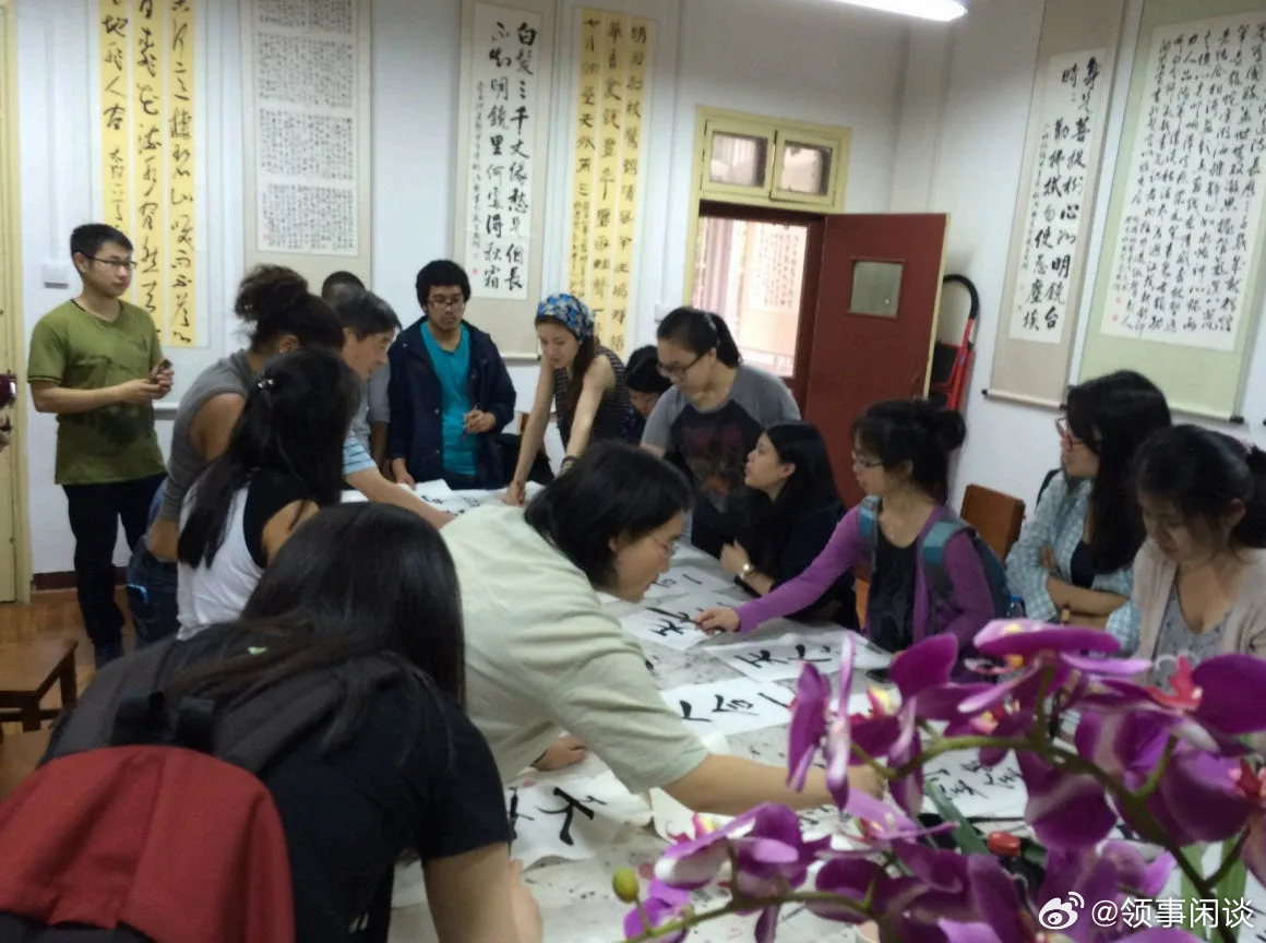 【我是一名曾在中国大学就读的美国人。中国的教育体系学费更低】（商业内幕）我做了一