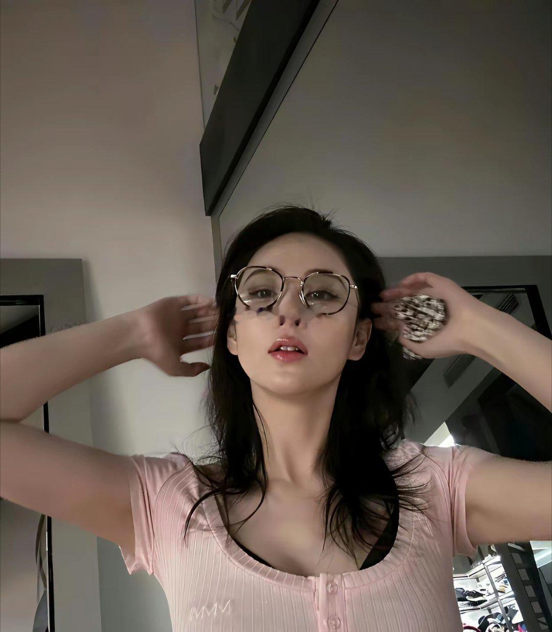 张馨予近照这身材怎么这么好了？这不合理 