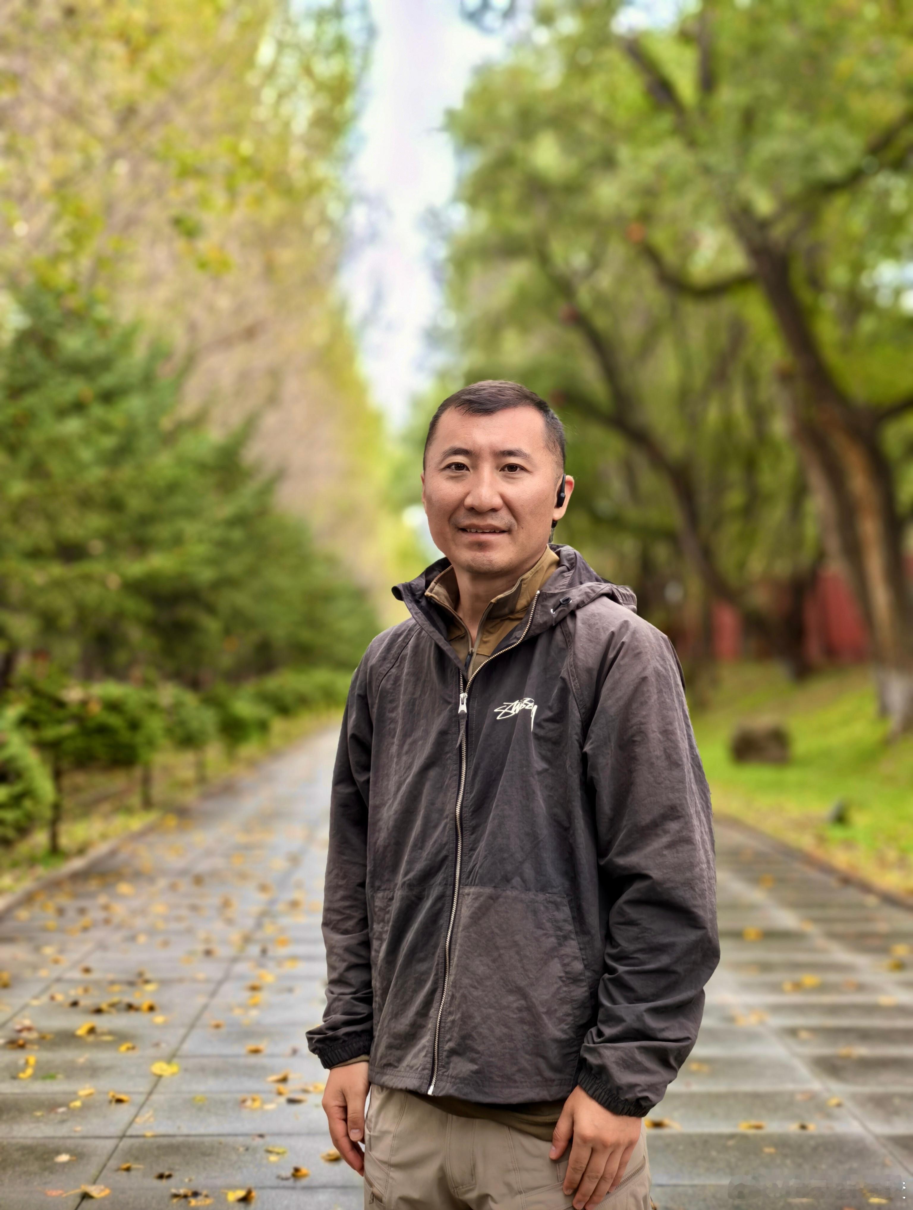 愿我们能拥有强大的主体性，也能拥有包容和接纳的温柔内里。好梦~~~ ​​​