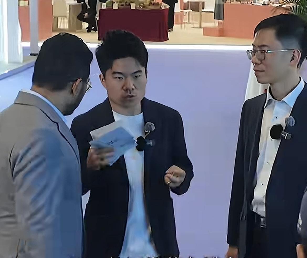 董宇辉，还是太权威了！
直到看完东博会全程董宇辉的表现，就明白了为啥广西会如此真