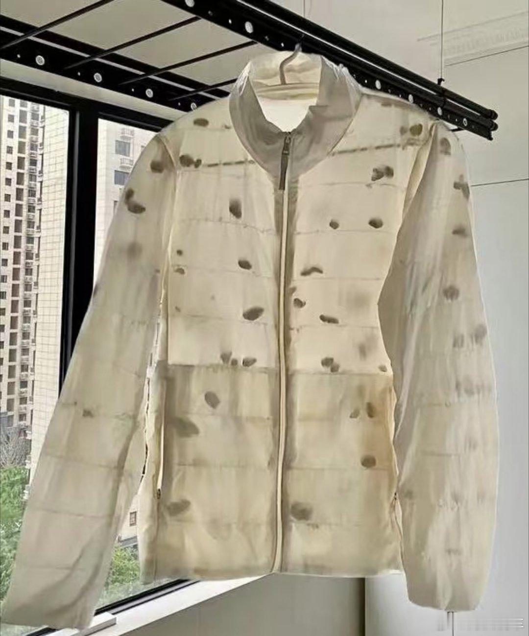 羽绒服 涨价狂潮，虽然羽绒的成本不高，但是羽绒服的整个制作起来还是挺麻烦的，再加