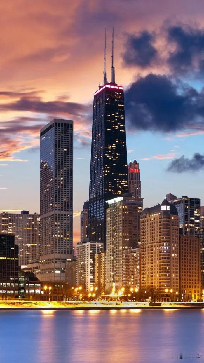 这就是美国
♦1894年美国经济总量超英国成为世界第一，至今已132年。
♦19