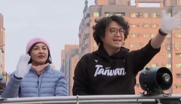 绿营民进党的人果然开始拿郑丽文要到大陆参访交流的事情带节奏了，顽固台独分子沈泊洋