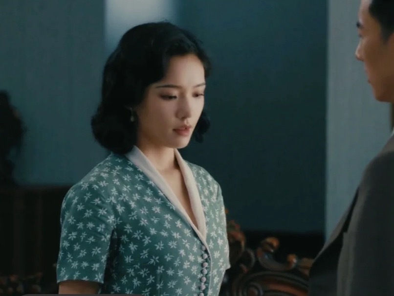 《足迹》林允是不是胖了《足迹》感觉林允胖了好多，她扮演的林斯允很丰满，不过依旧很