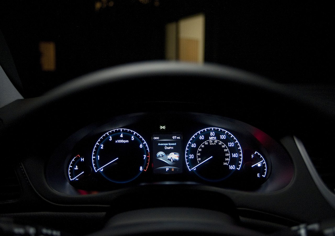 现代劳恩斯  2012 Hyundai Genesis，全系换装8速SHIFTR