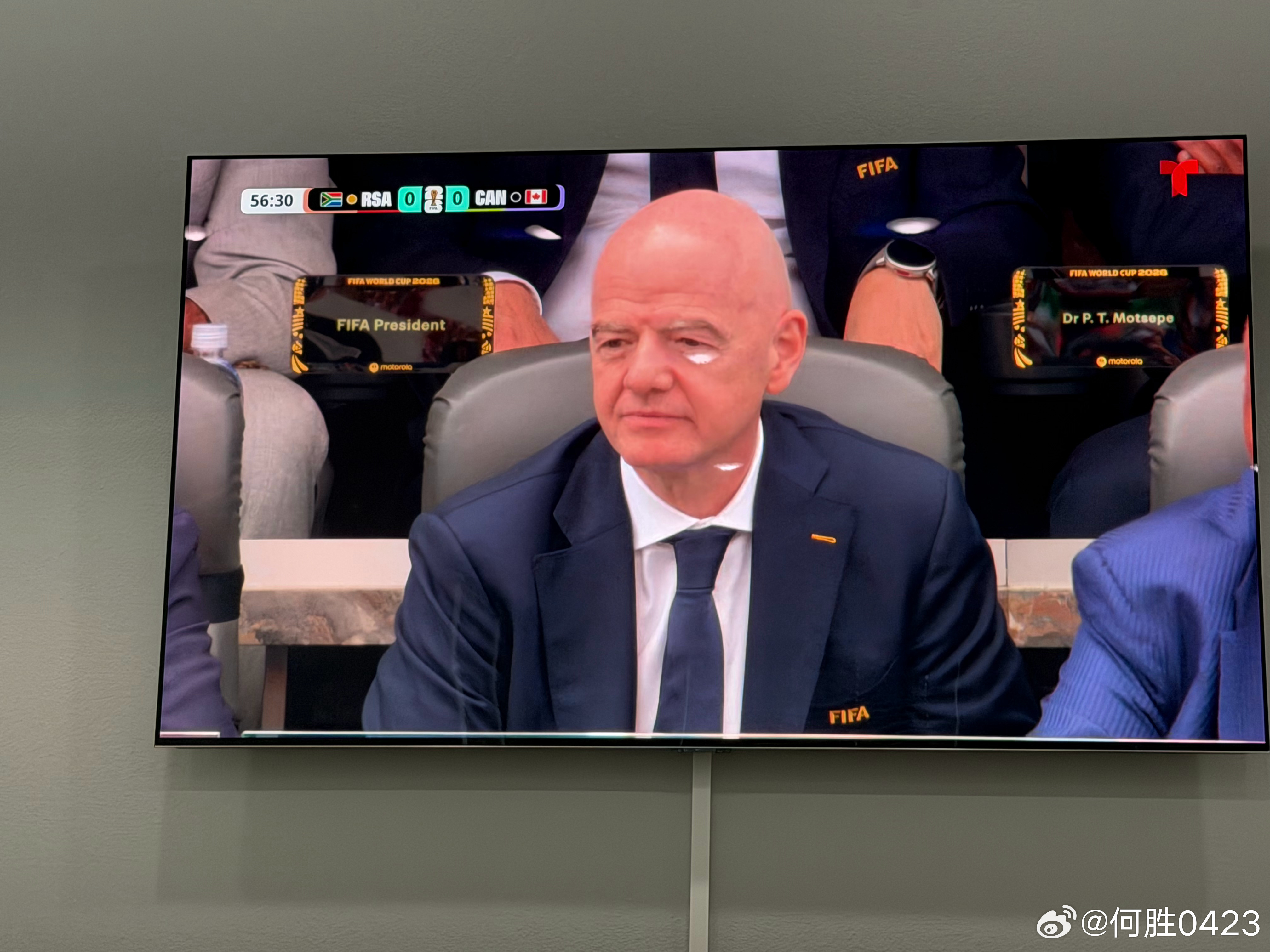 光头又闪现洛杉矶了微博陪你看世界杯