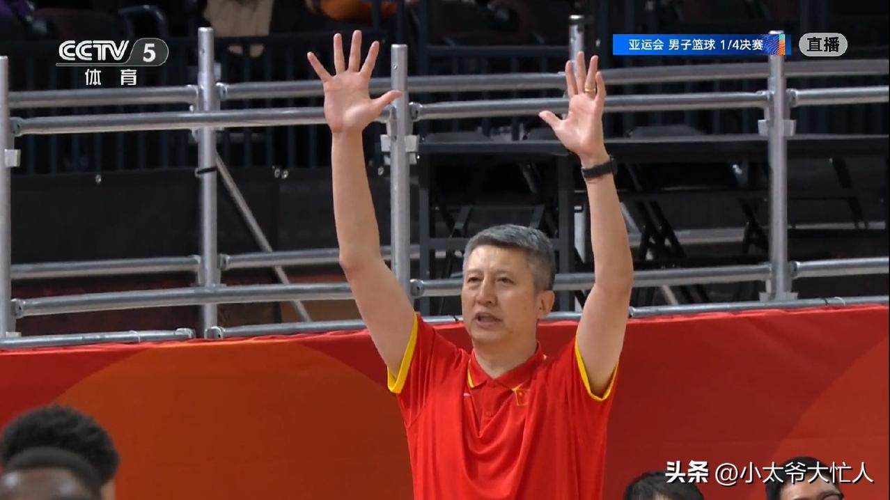 无锋线中国男篮赢球太幸运了，一场互不防守的比赛，惊出郭士强一身冷汗。庞峥麟不灵了