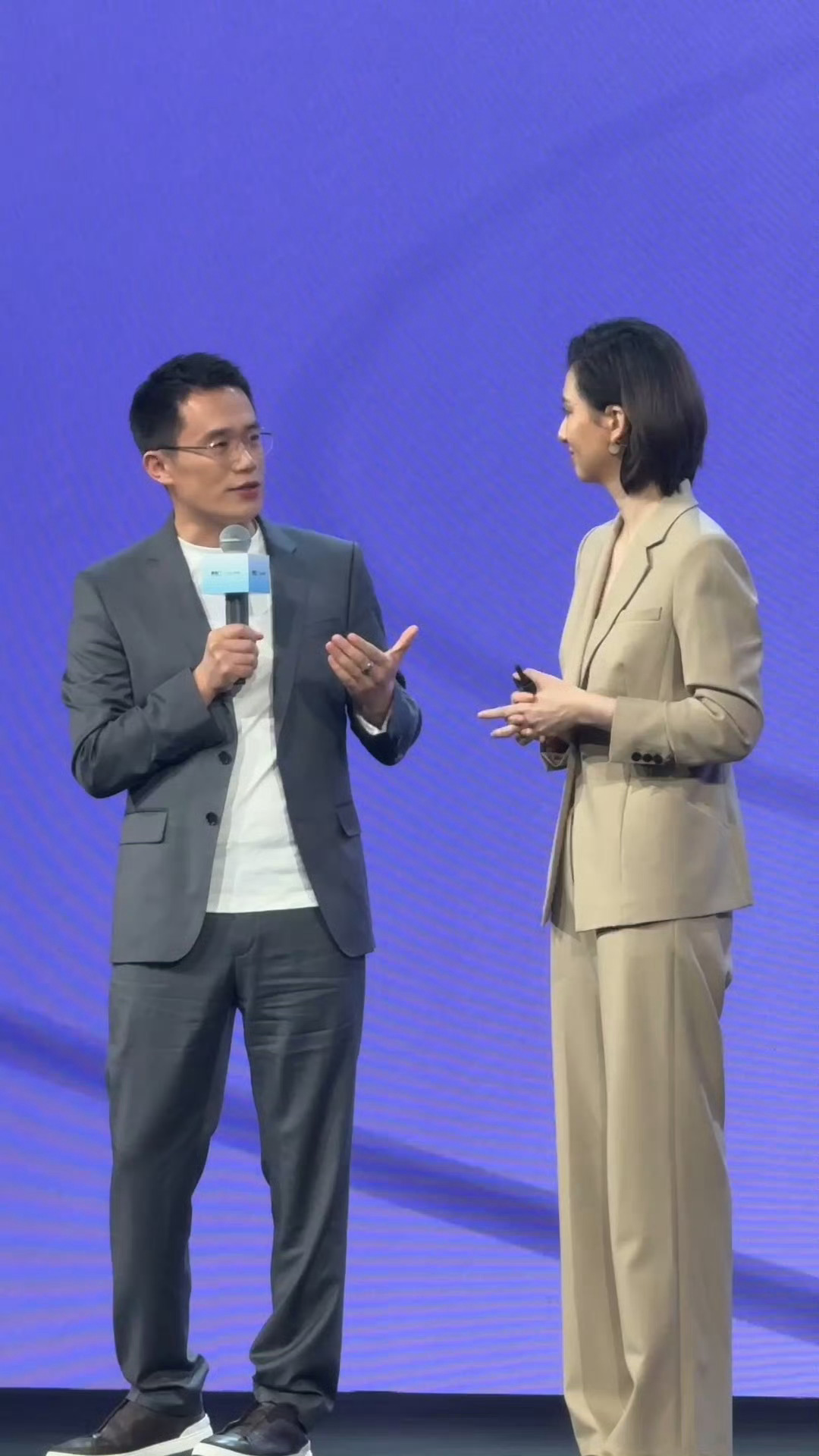 王腾亮相北京谈睡眠科技新风口王腾重返发布会舞台 健康产业迎来新风口，王腾重返发布