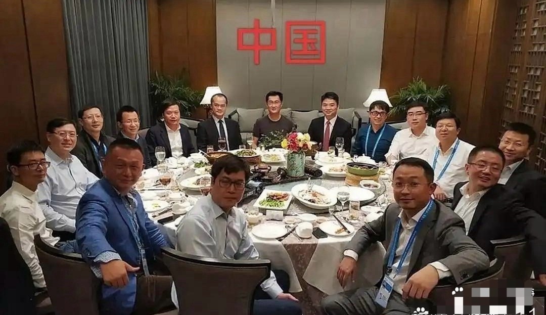 美国人聚餐vs中国人聚餐 