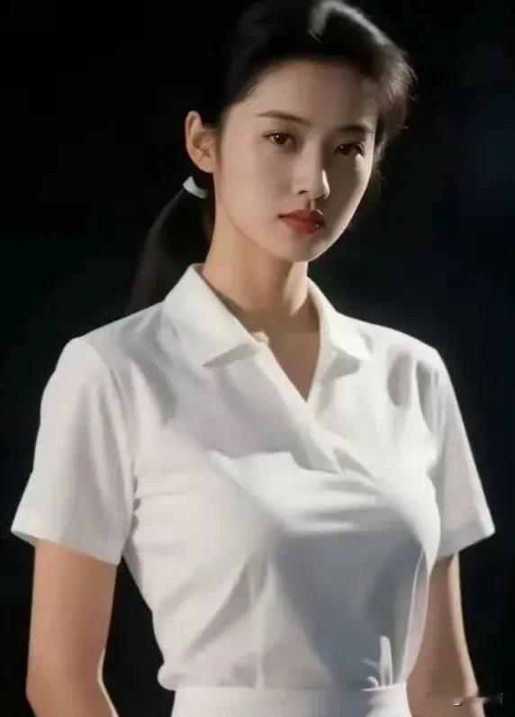 这三张脸我一直存在我的图片库里。没事的时候翻出来看看，常常感叹这三张脸怎么长得这