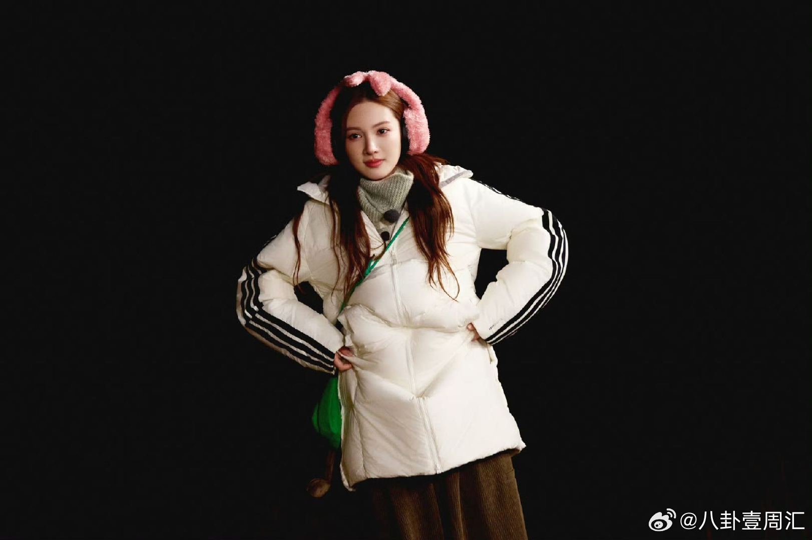 金晨出道十五年了 金晨出道十五年，努力又爽朗，不辜负时光，终活成了耀眼的模样！ 