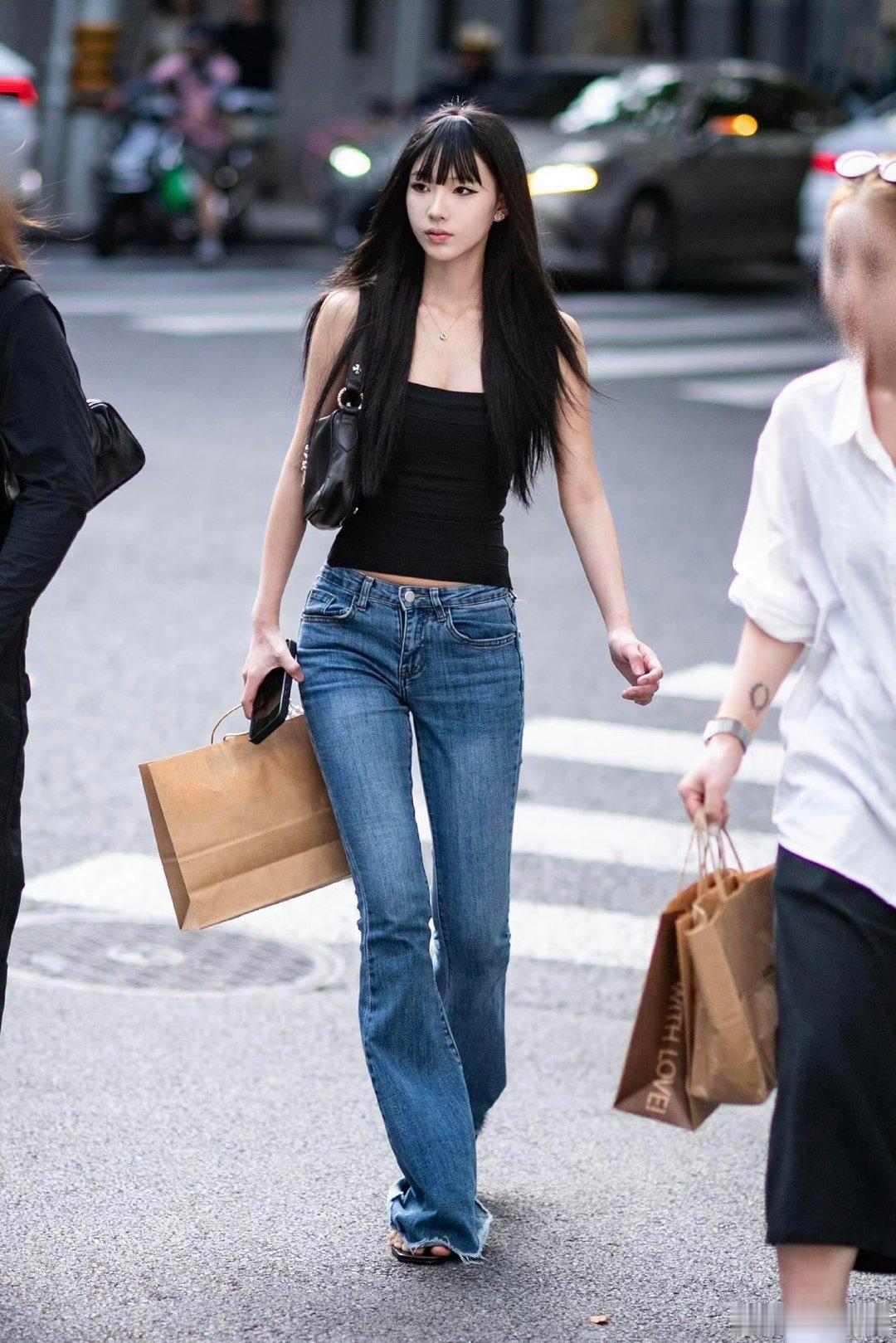 上海街拍镜头下的小S大女儿上海街拍拍的小S大女儿上海街拍镜头下的小S大女儿，随手