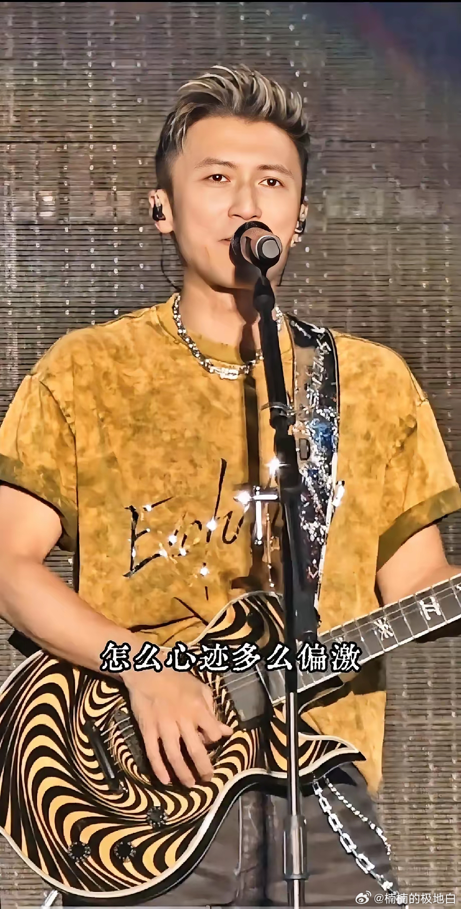 大家发现了吗？谢霆锋真的太难懂了，都45岁了，开演唱会的时候竟然，没有一点点夸张