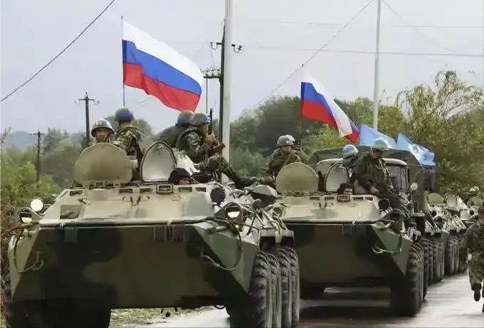 俄乌战争打了三年多，证明了一件事：俄军和西方军队完全不是一个档次。刚动手时，俄军