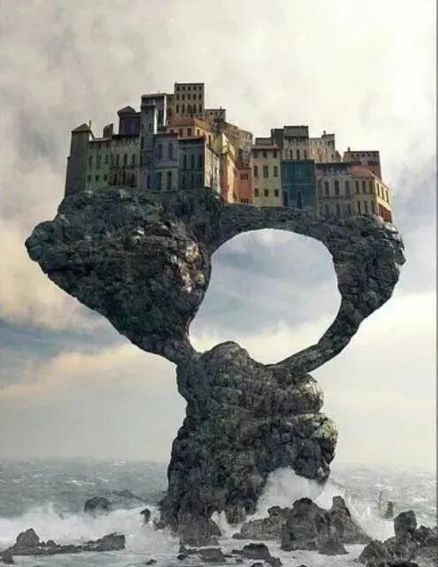 我在网上看见的奇异的石头。
一个石头也是有自己的生命的吧。
它在漫长的岁月里静卧