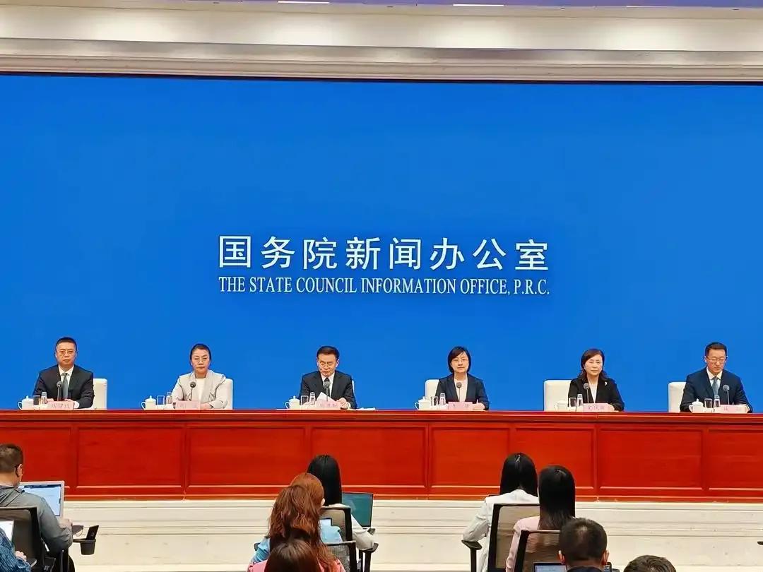【30万多吗？】
今天刷到一个新闻，就是清理各种执法队伍，清除30万不合格的执法