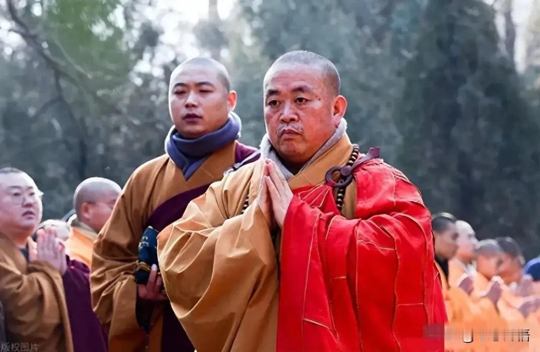 释永信今年60岁，是他的本命年，本命年是道坎，虽说是老辈传下来的说法，带点心理暗