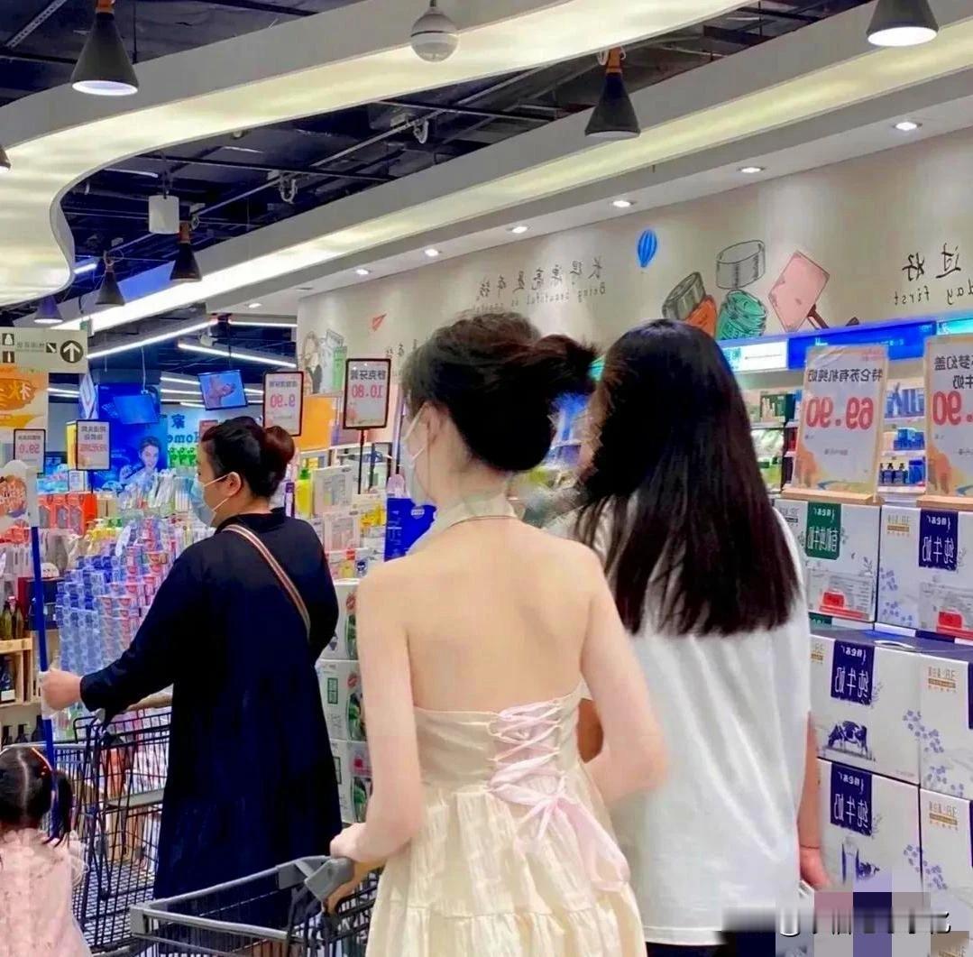 说实话，人家真白