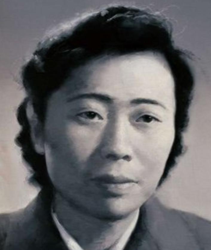 1986 年，聂元梓被批准保外就医，但她却面临着众叛亲离的尴尬境地，出狱后的她竟