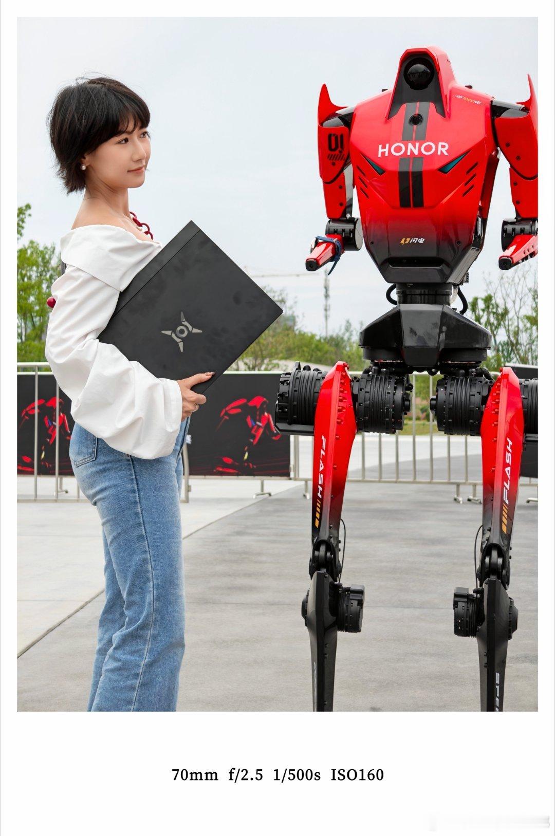 跑不赢闪电，感觉也跑不过张予曦😶张予曦跑超快！！今天好荣幸跟冠军机器人闪电赛跑