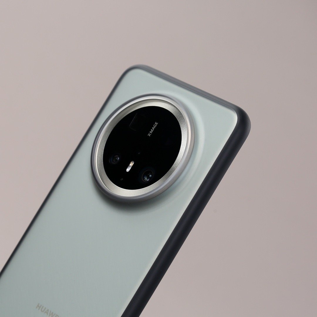 Mate70Pro 013，大弧度边框设计，这手感，巴适得很[haha] 1.4