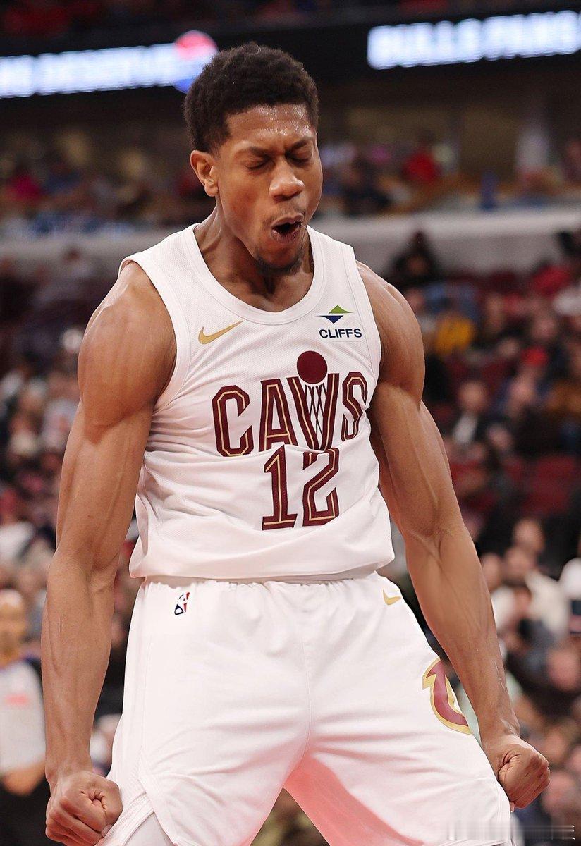 骑士记者Fedor：湖人和骑士正在商讨一笔交易，湖人送出八村塁和克内克特，得到亨