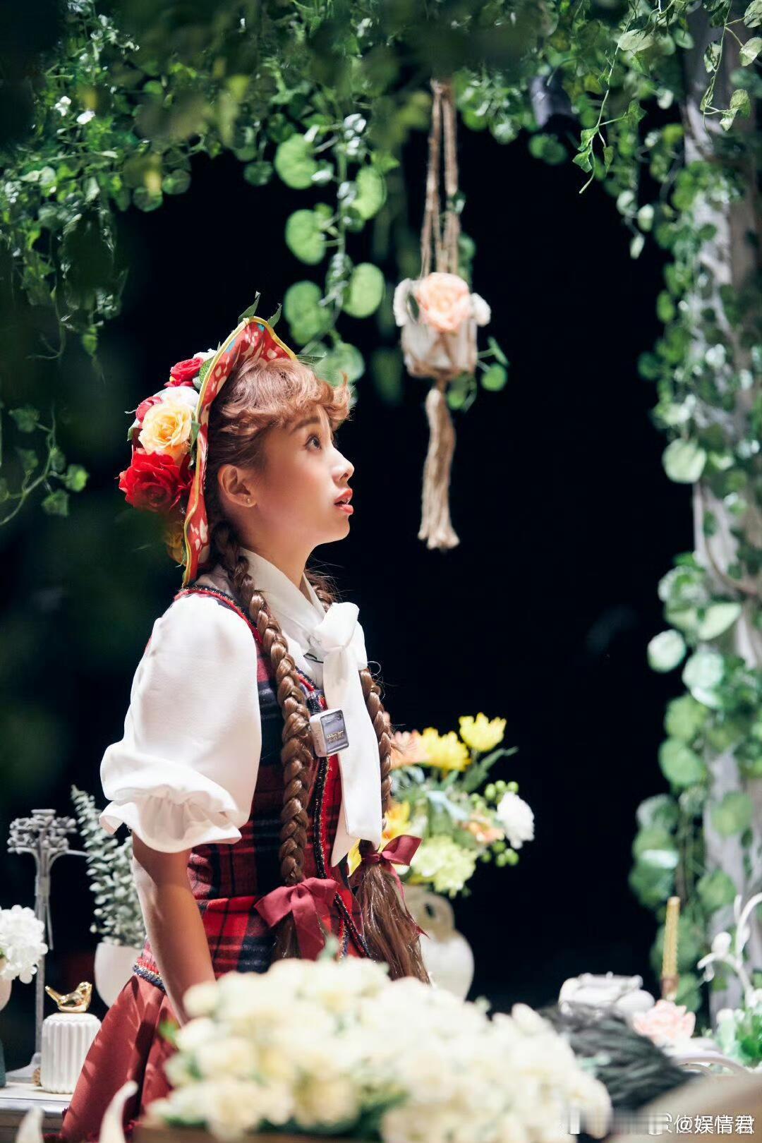 吴映洁看到了网友呼声鬼鬼期待大侦探返场谁懂，鬼鬼说她也期待返场