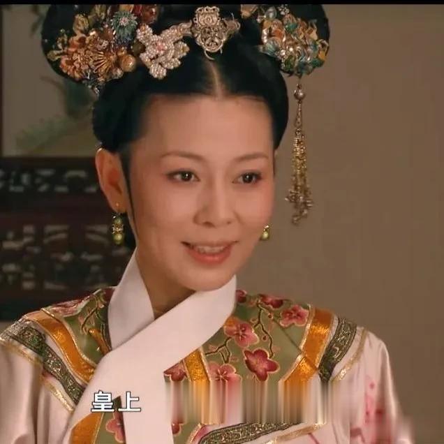 甄嬛传剧中的三阿哥眉清目秀，不过也算不上多么英俊，可能还是唯唯诺诺又不聪明的人设