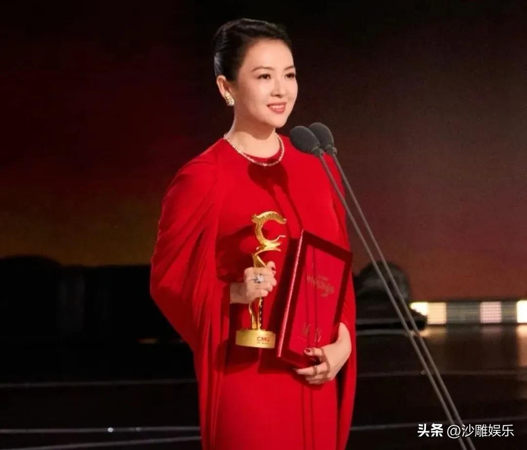 章子怡，被央妈认可了！

3月20号深夜，首届CMG中国电影盛典刚落幕，章子怡就