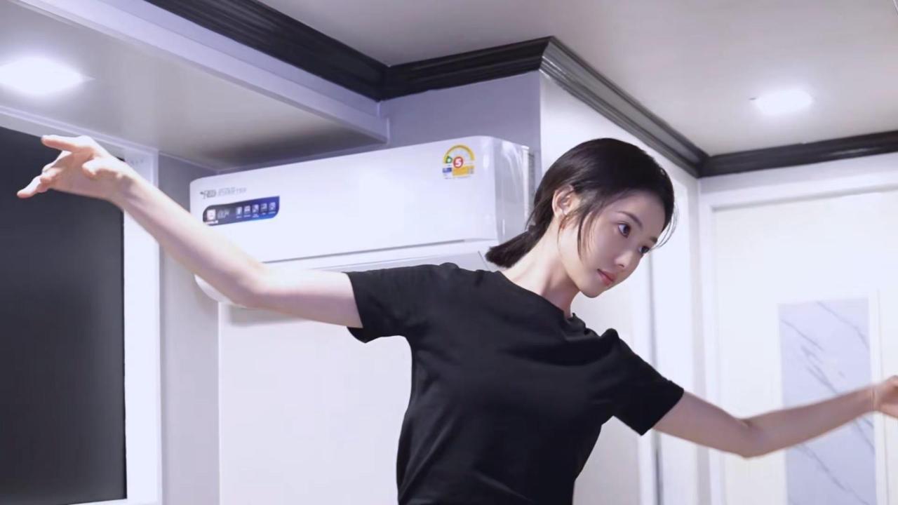 明艳动人是这么形容的刘浩存 刘浩存跳舞