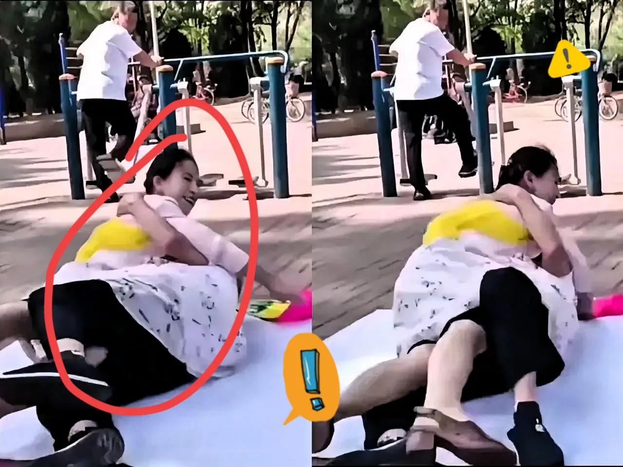 老年男女在公共场所翻滚嬉闹，言语尺度惊人，裙子也掀起来了，完全不顾及路过行人的眼