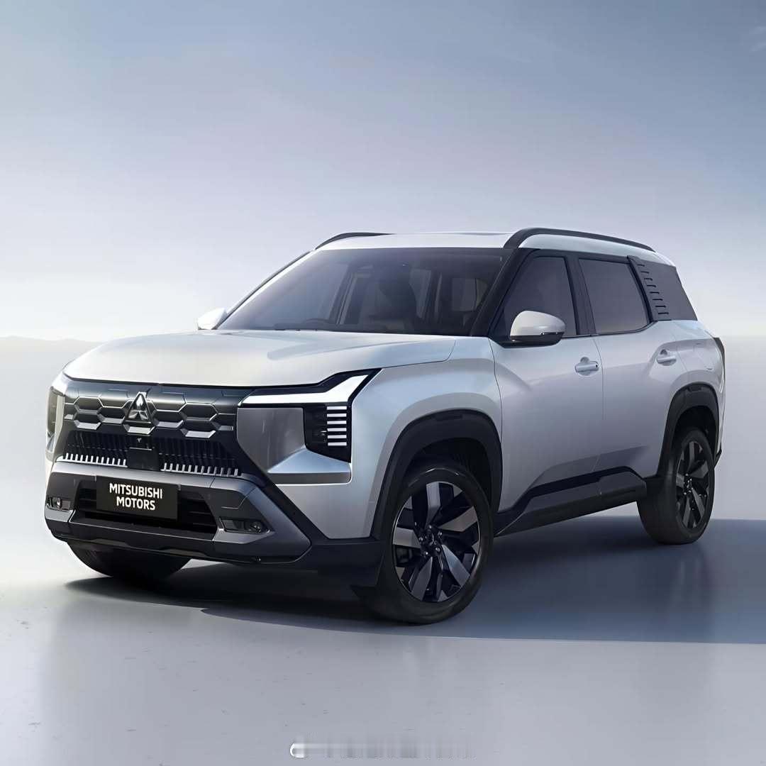 那只山猫又要回来了吧，三菱帕杰罗可是不少喜欢越野的人喜欢的经典车型啊，明年或许就