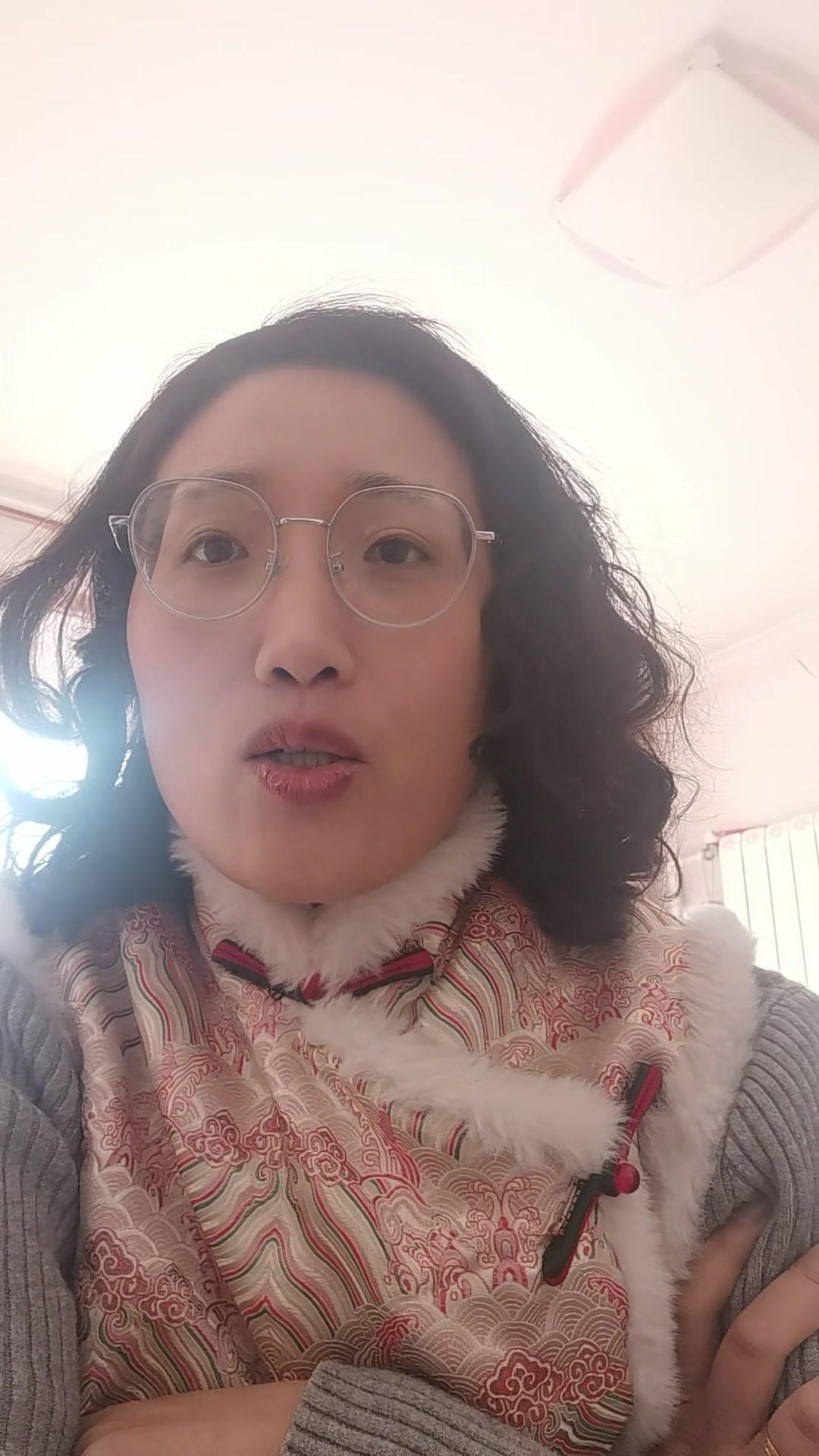 很多人总被负面建议误导，比如父母不爱自己这类话。其实每个人都能感知爱，真的苦的时