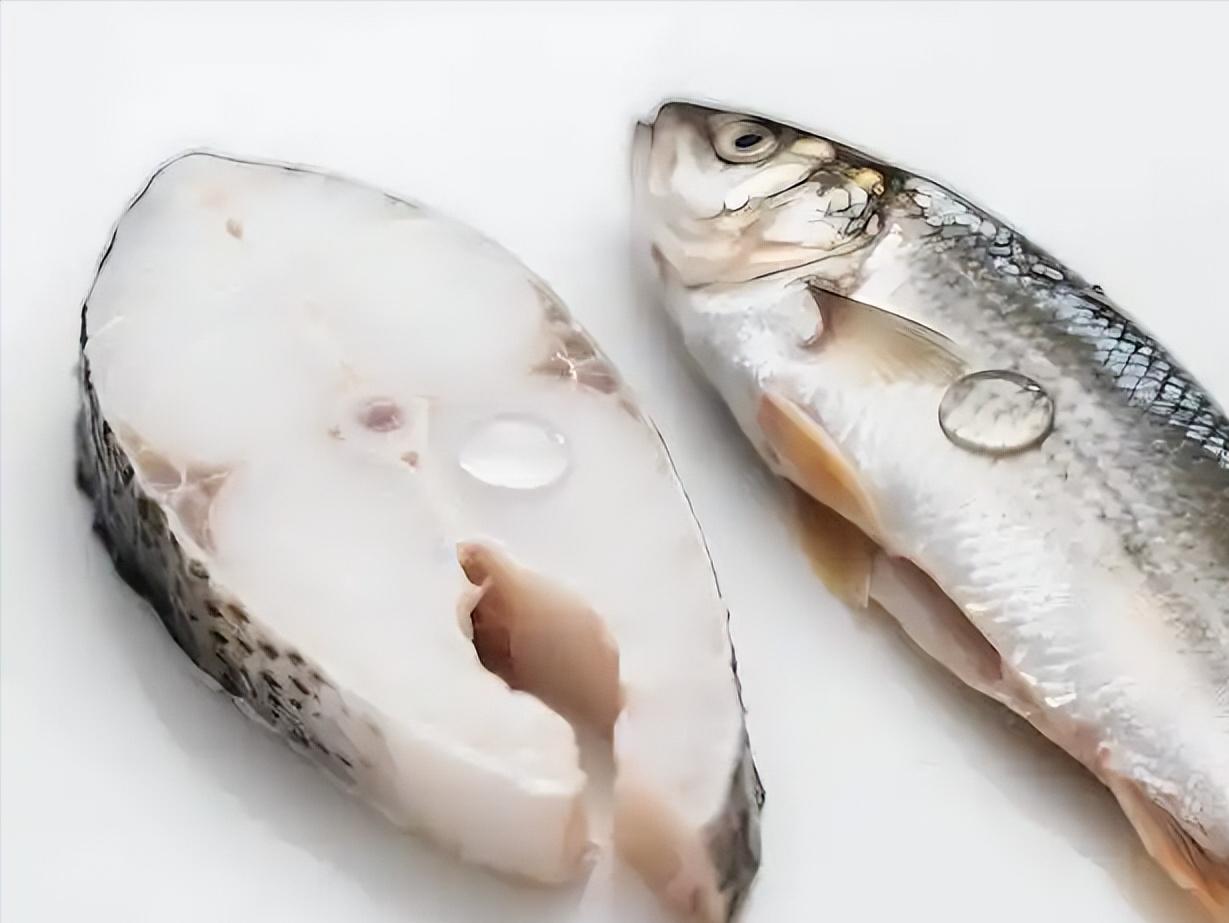 海鲜遍地的葡萄牙国民级顶流食材是什么。
当地人号称365天鳕鱼做法不重样，葡萄牙