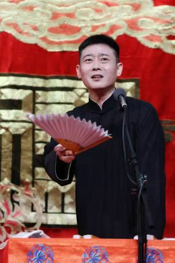 栾云平高峰搭档20年栾云平高峰互评20年搭档关系没有刻意营造亲密无间的人设，客观