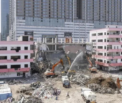 广东广州，72岁的大娘，家中遇到整体化城中村改造，分得6套房，成了千万富翁，女儿