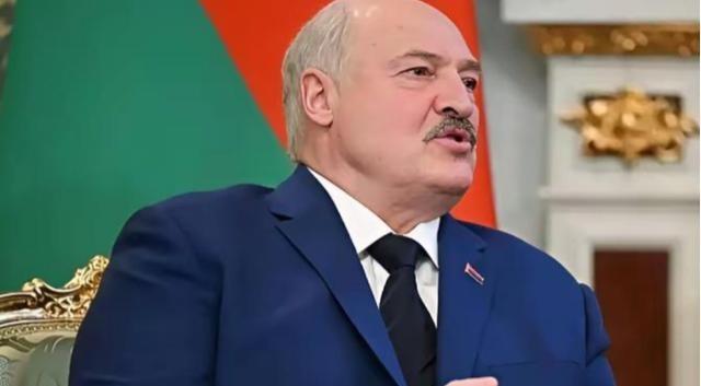 白俄罗斯总统卢卡申科爆出个惊天猛料，听得人头皮发麻、后背发凉！他表示：俄罗斯藏着