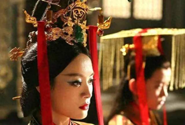 赵姬不明白，嬴政为何非要杀她的两个孩子？吕不韦心里却非常清楚