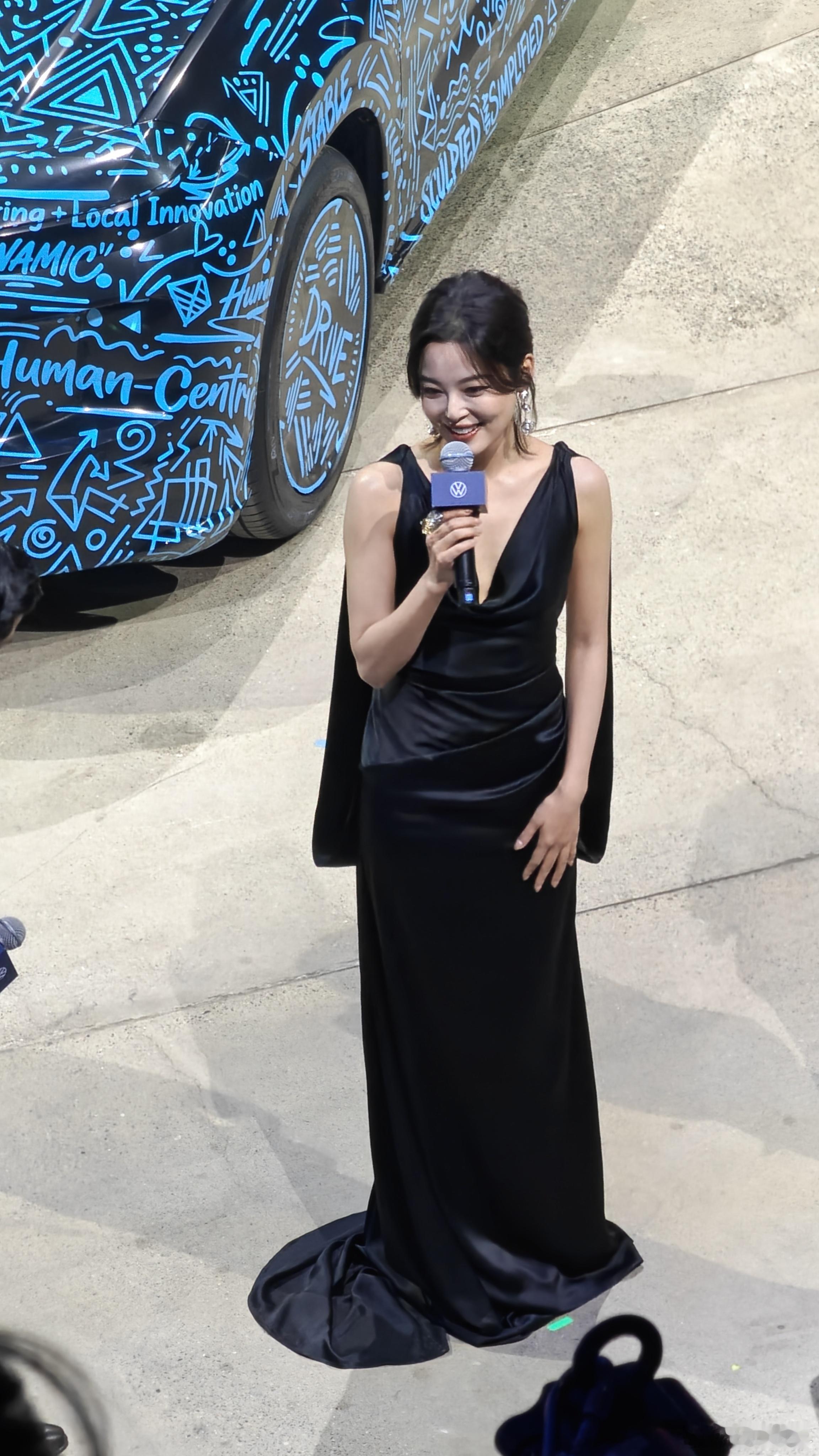 大众汽车品牌之夜，大众汽车全新以赴 品牌全新代言人，辛芷蕾，嗯，确实xin！生日