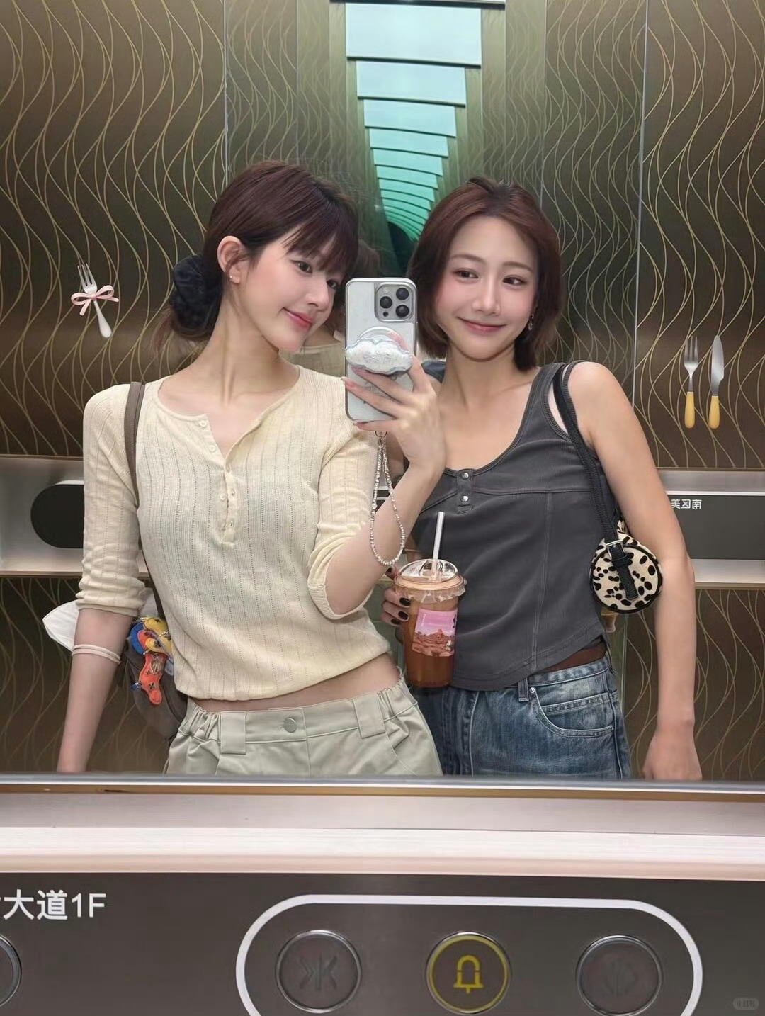小露露ins还更新了一张～  专栏 · 2026.3.22至年末老婆美图集