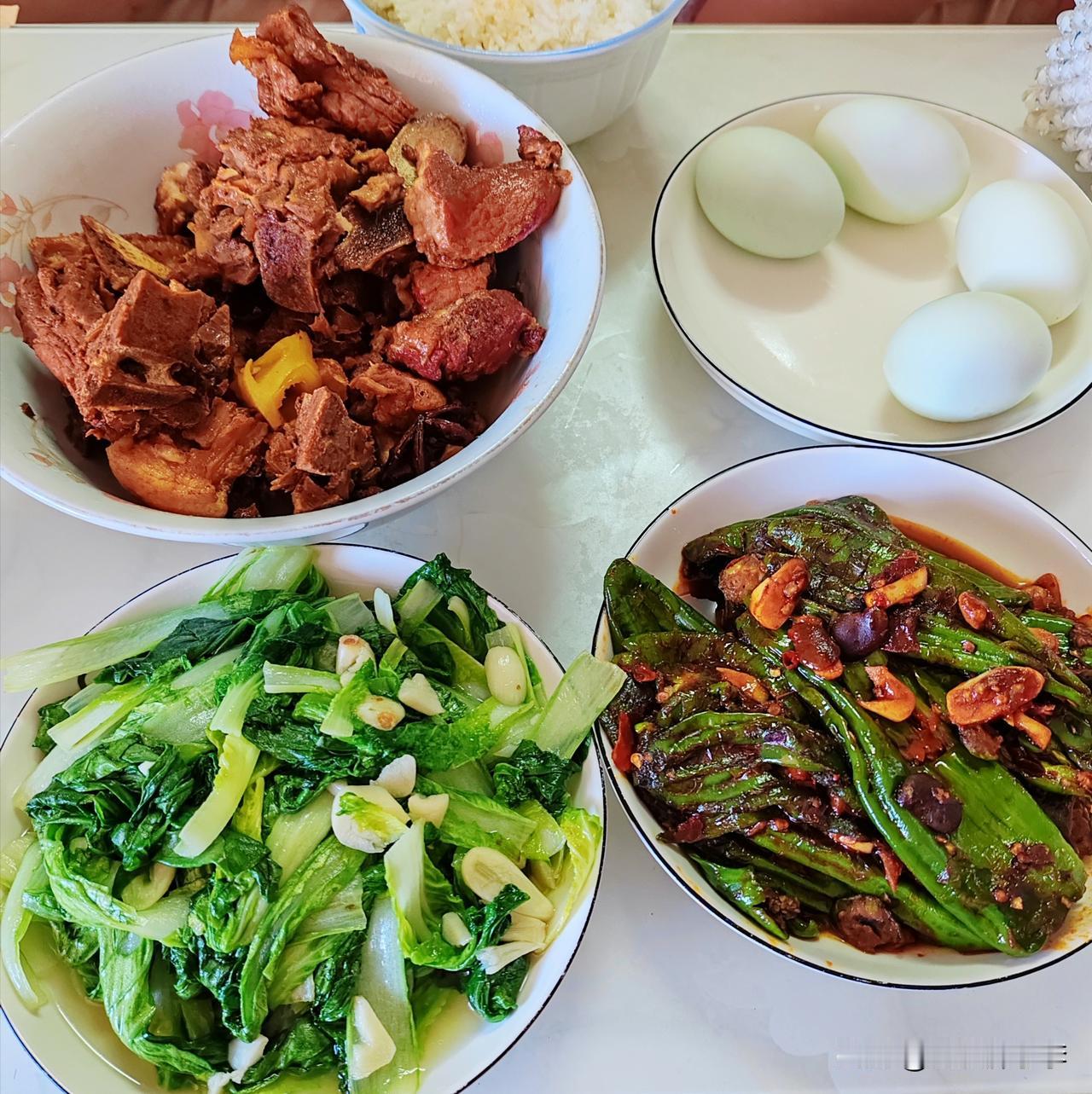 情商高的继母相处起来真是轻松自在！明明特意给我买的新鞋，却骗我是她不要的，让我接